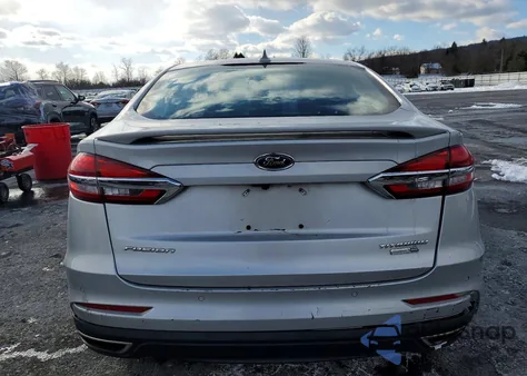 2019 Ford Fusion Titanium z USA, uszkodzony, nr VIN 3FA6P0D92KR152630